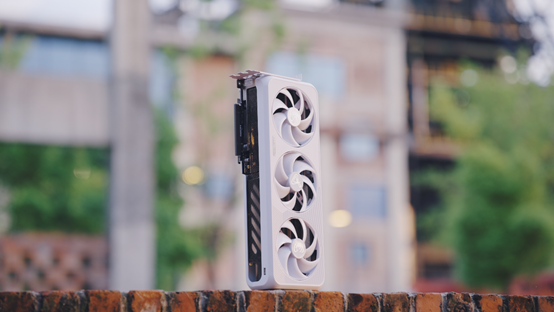 性能设计双维度升级 电竞叛客RTX 5070 Ti X3W MAX体验(图8)