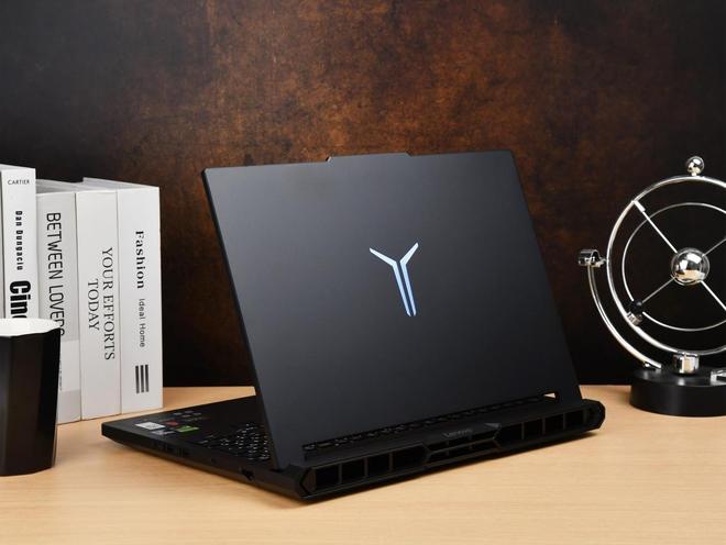 九游app：散热好、噪音低、性能强！AI高静游戏本联想拯救者Y9000P评测(图3)