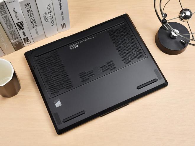 九游app：散热好、噪音低、性能强！AI高静游戏本联想拯救者Y9000P评测(图13)