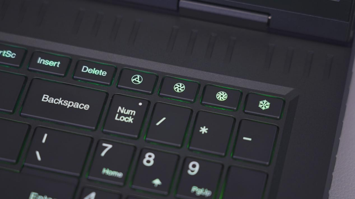 被“静”艳了！AI高静游戏本雷神ZERO 16 Pro深度评测(图4)