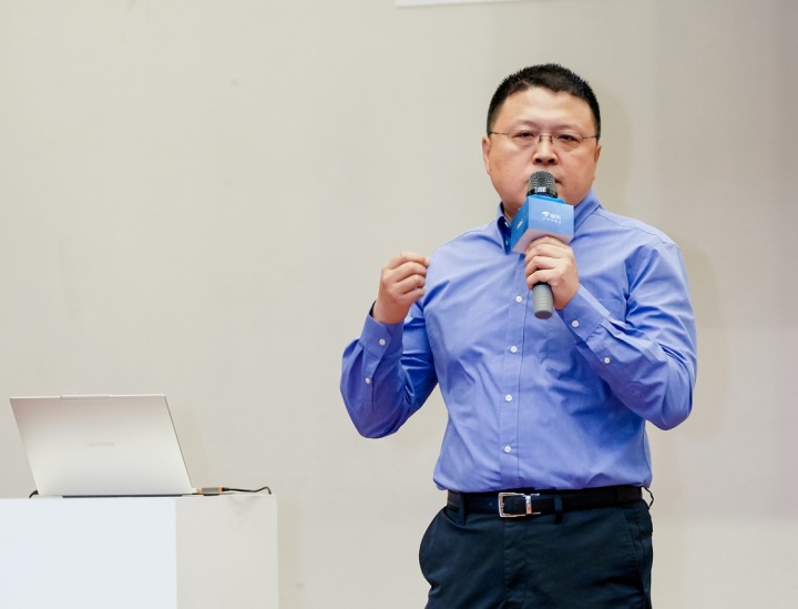 为青春加点“AI” 英特尔酷睿Ultra点亮校园生活