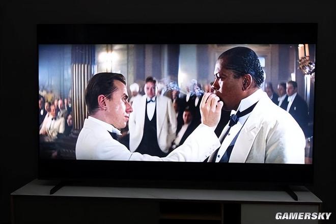 海信E7Q真机首测：画质太强了 AI 画质芯片让电视首次有“器灵”(图22)