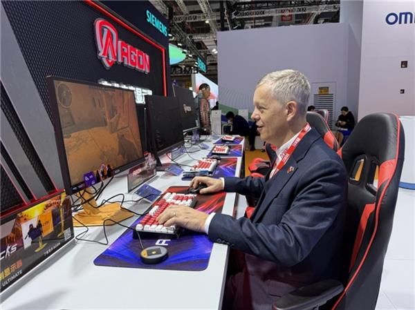 九游app：AI赋能 技术创新！AOCAGON亮相第八届中国国际进口博览会(图7)