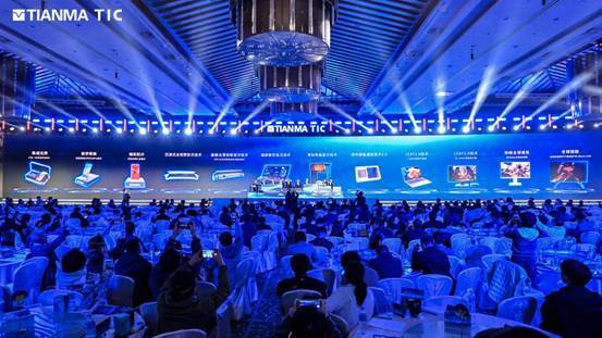 从OLED主动感知到Micro-LED无界巨幕天马技术创新定义AI时代显示新范式