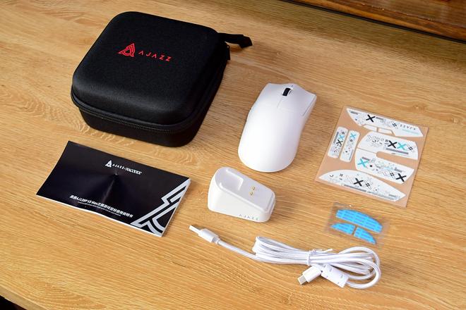 磁吸充电设计更适合中大手的轻量化三模电竞鼠标！(图2)