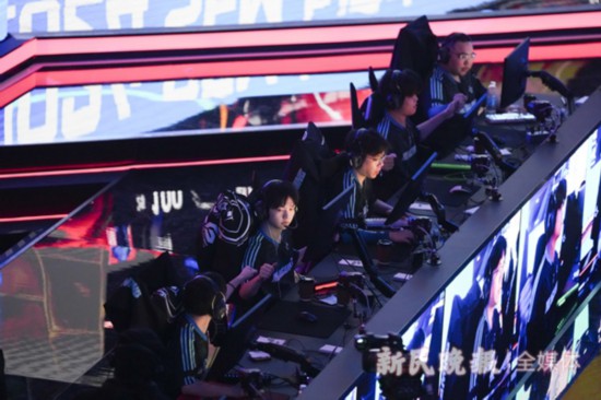 九游娱乐：打造电竞“上海牌”！上海电竞大师赛昨晚落幕(图2)