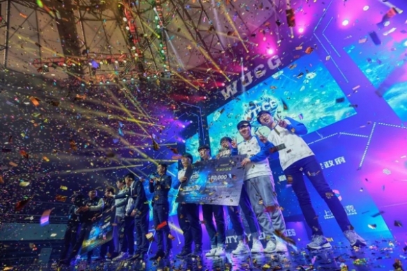 电竞粤超珠海站决赛直播回顾：精彩纷呈！